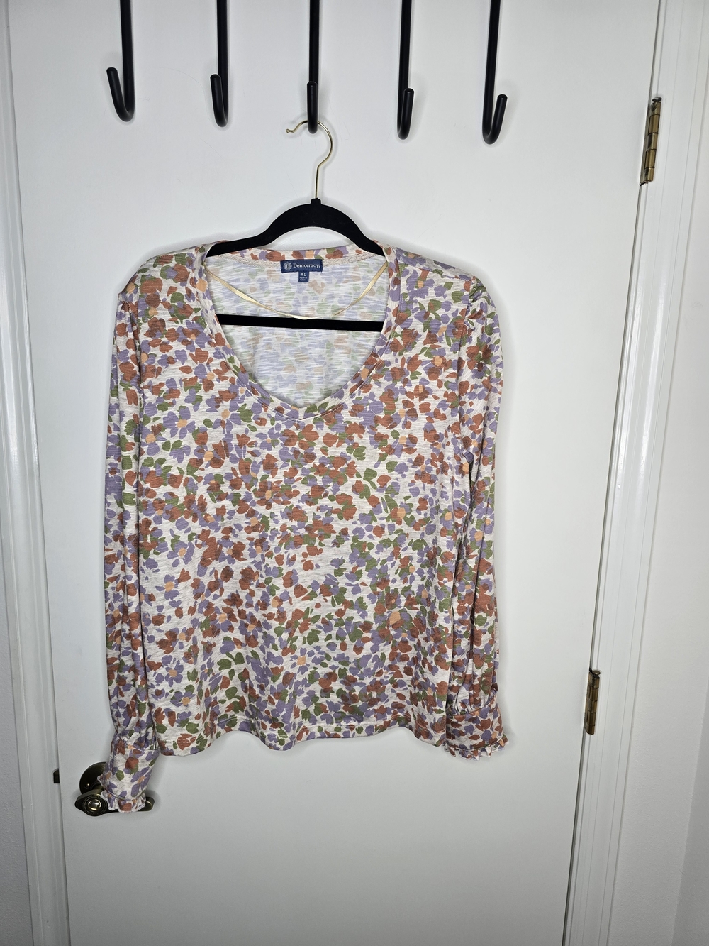 Democracy Floral Print V-Neck Long Sleeve Top in Lavender, Rust, Olive